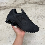 1026CS138 - NIKE SHOX R4 ALL BLACK FB - 42