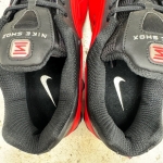 1026CS139 - NIKE SHOX R4 BRED - 42.5