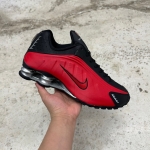 1026CS139 - NIKE SHOX R4 BRED - 42.5