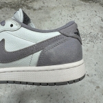 1026JD31 - JORDAN 1 LOW OG ATMOSPHERE GREY - 41