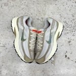 1026CS169 - NIKE INITIATOR LIGHT BONE CARGO KHAKI DS FB - 42