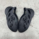 1026CS170 - YEEZY FOAM ONYX FB - 43