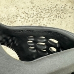 1026CS170 - YEEZY FOAM ONYX FB - 43