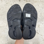 1026CS170 - YEEZY FOAM ONYX FB - 43