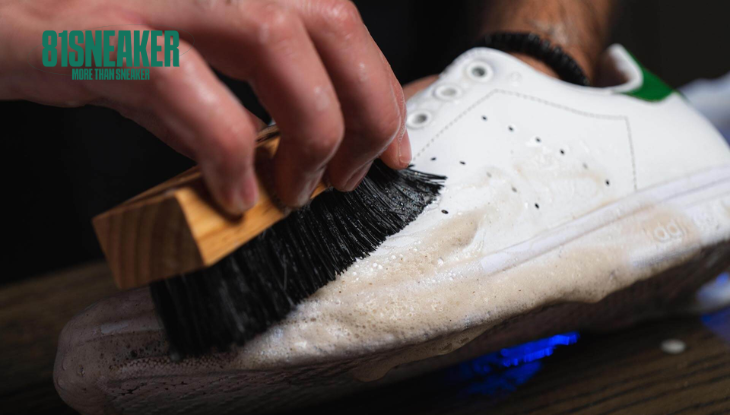 Cách Vệ Sinh Giày Sneaker Đúng Chuẩn – Bí Kíp Giữ Giày Sạch Như Mới