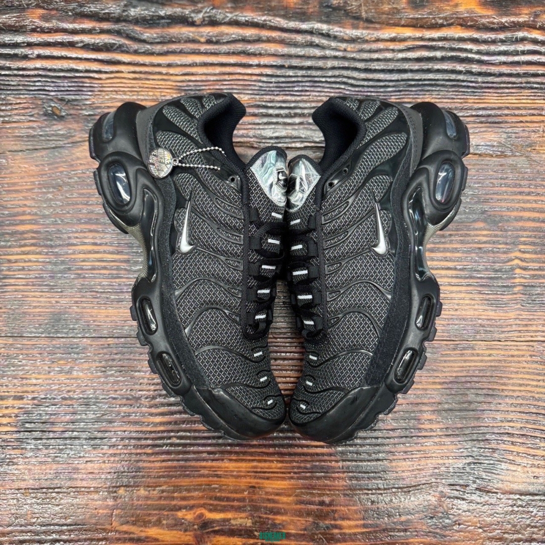 AM PLUS BLACK SUADE SILVER DS FB - 40