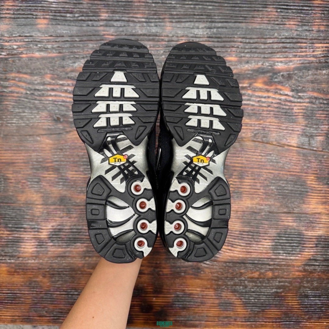 AM PLUS BLACK SUADE SILVER DS FB - 40