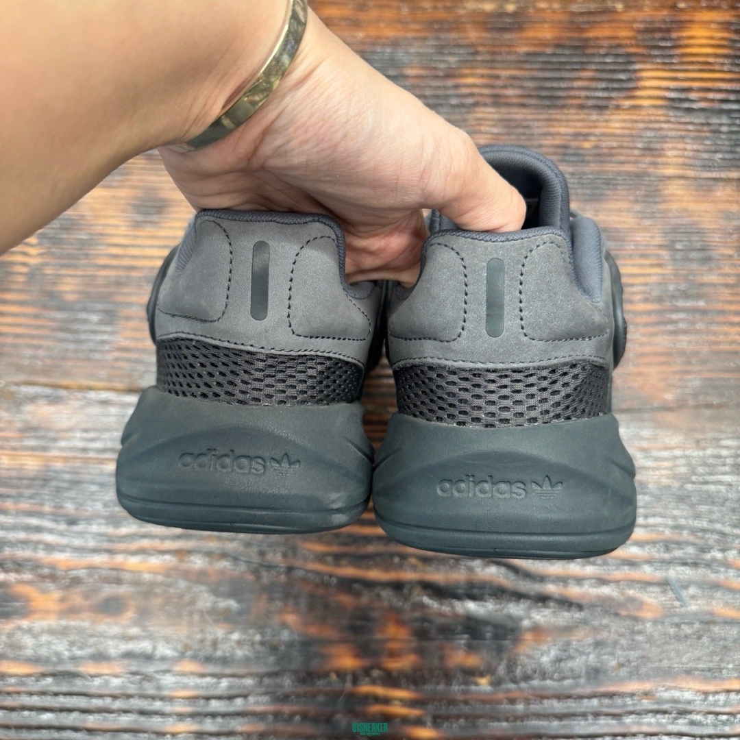 cs3129 - Ozweego Black DS FB - 42