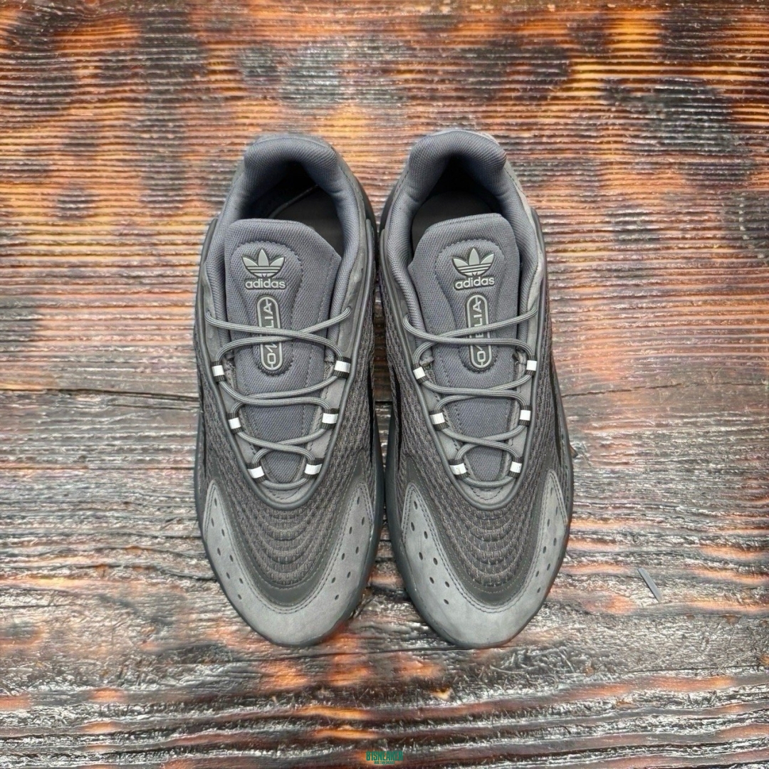 cs3129 - Ozweego Black DS FB - 42