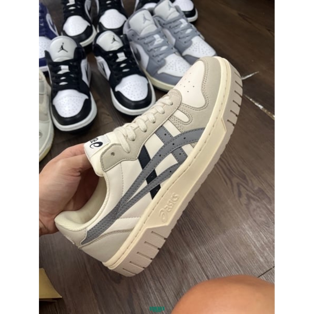 cs3940 - Asics Court Mz Cream Black Gum DS FB - 42