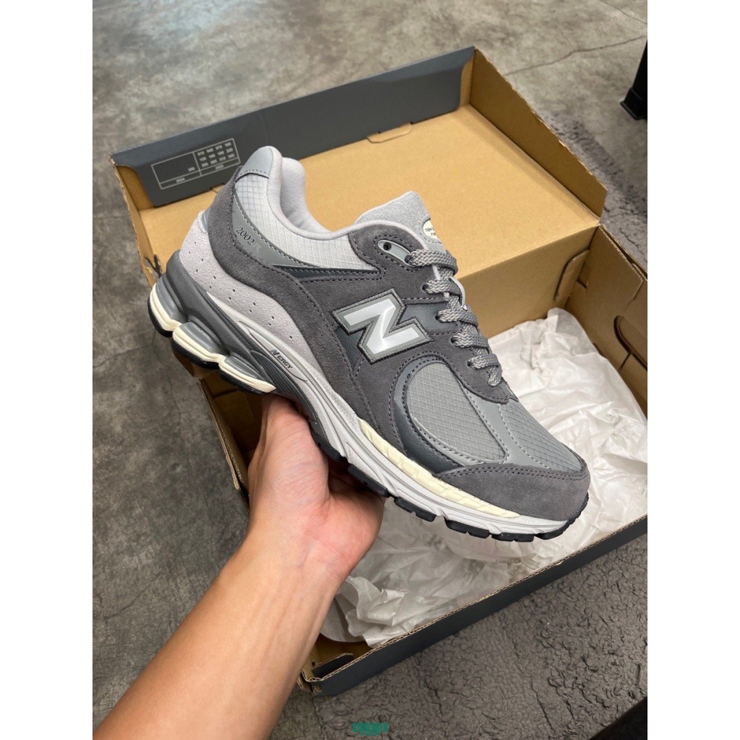 U2002RTF NEWBALANCE 2002 CASTLEROCK DS FB