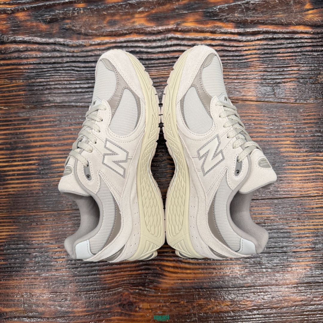 U2002RBE NEWBALANCE 2002 TIMBERWOLF DS FB - 42