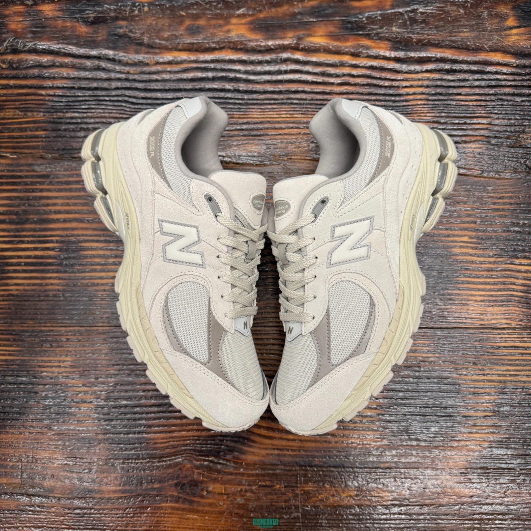 U2002RBE NEWBALANCE 2002 TIMBERWOLF DS FB - 42