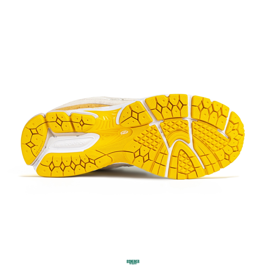 New Balance 2002r Beige Yellow M2OO2RFU