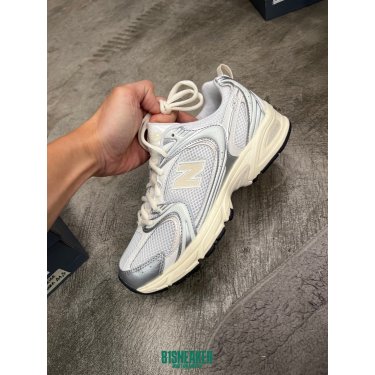 CS4511 - NEWBALANCE 530 SILVER METALLIC LINEN DS FB