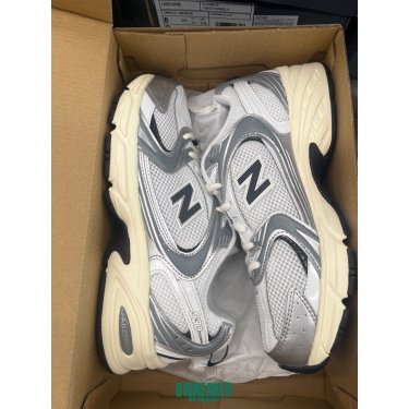 U530ESA NEWBALANCE 530 SILVER METALLIC BLACK DS FB