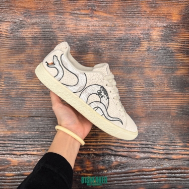 CS4663 - PUMA CLYDE WHITE SNAKE EMBROIDERY - 40