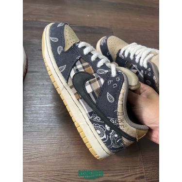 DU548 - DUNK LOW SB TRAVIS SCOTT FB - 41