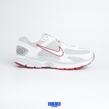 1026CS105 - NIKE VOMERO 5 GREY FOG DUNE RED DS FB - 44,5