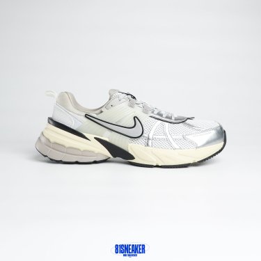 1026CS167 - NIKE V2K METALLIC SILVER LN - 44.5