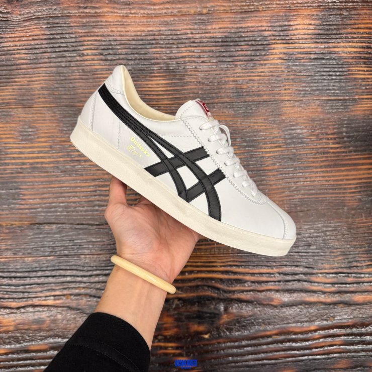 CS4455 - ONITSUKA TIGER VICKKA NM WHITE BLACK DS FB - 39