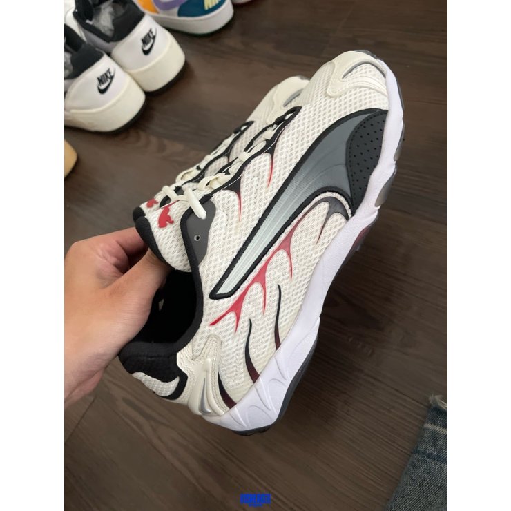 CS5104 - PUMA INHALE WARM WHITE RED FB - 42