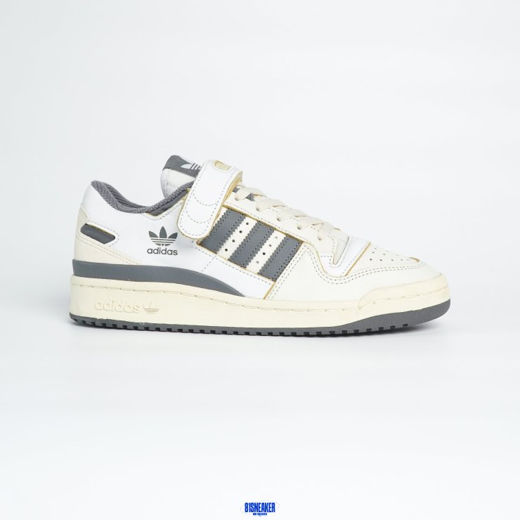 T526CS122 - ADIDAS FORUM LOW OFF WHITE PEBBLE - 41