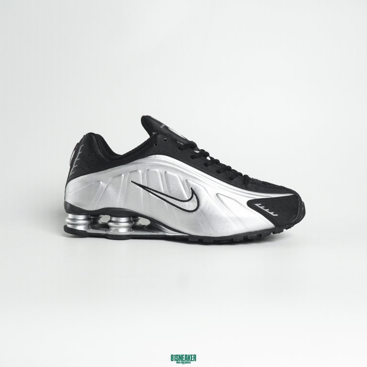 T826CS26 - NIKE SHOX R4 BLACK SILVER DS FB - 45