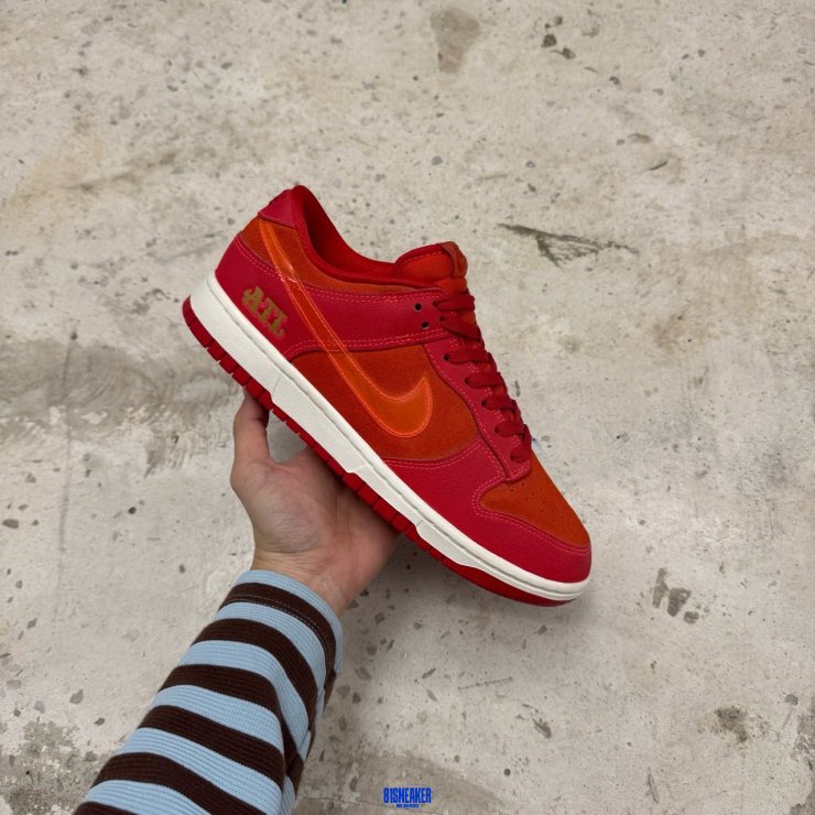 T826DU12 - DUNK LOW ATL RED LN - 41