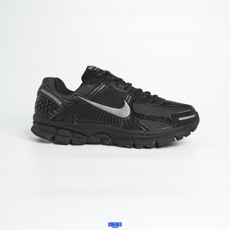 T926CS102 - NIKE VOMERO 5 BLACK GREEN - 40