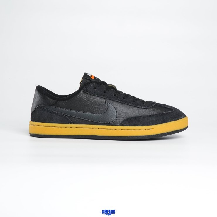 T926CS197 - NIKE FC CLASSIC BLACK GUM - 42