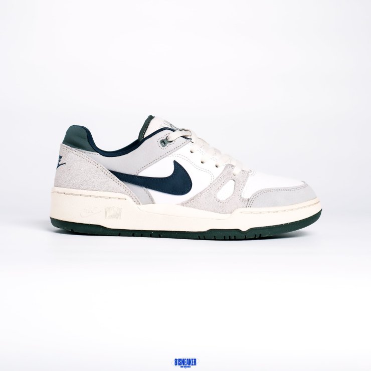 T1026CS27 - NIKE FULL FORCE GREEN WHITE BLUE - 42,5