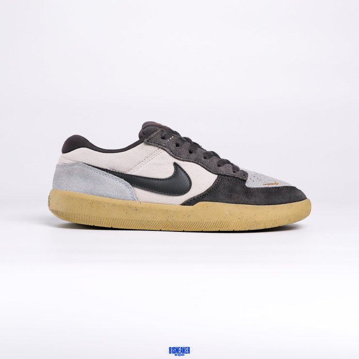 T1026CS33 - NIKE SB 58 LIGHT OREWOOD - 40,5