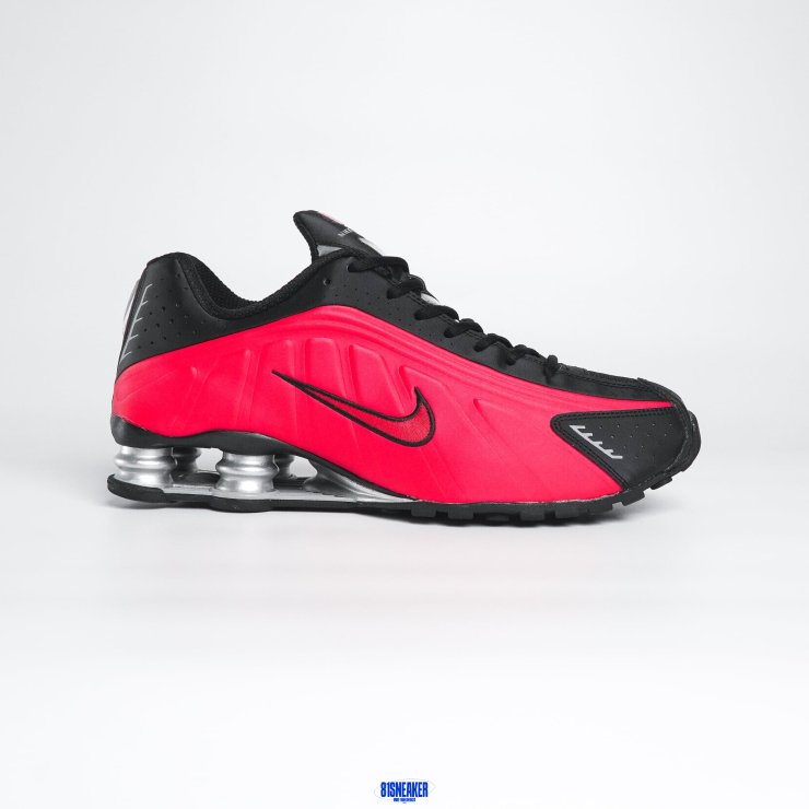 1026CS75 - NIKE SHOX R4 UNIVERSITY RED BLACK - 45