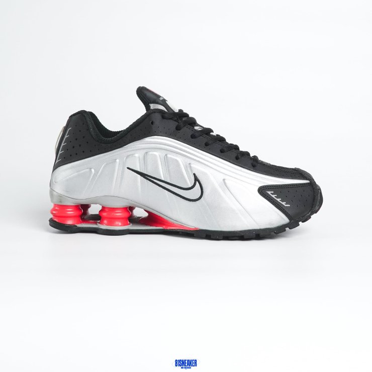 1026CS110 - NIKE SHOX R4 SILVER RED FB - 41