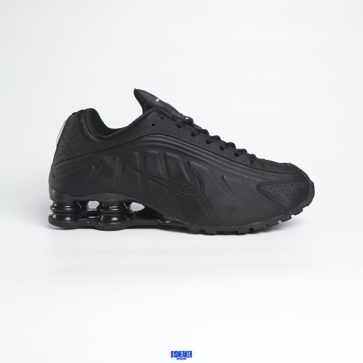 1026CS138 - NIKE SHOX R4 ALL BLACK FB - 42