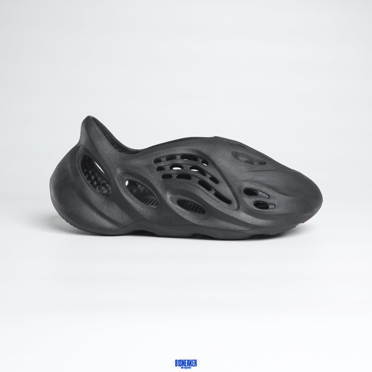 1026CS170 - YEEZY FOAM ONYX FB - 43